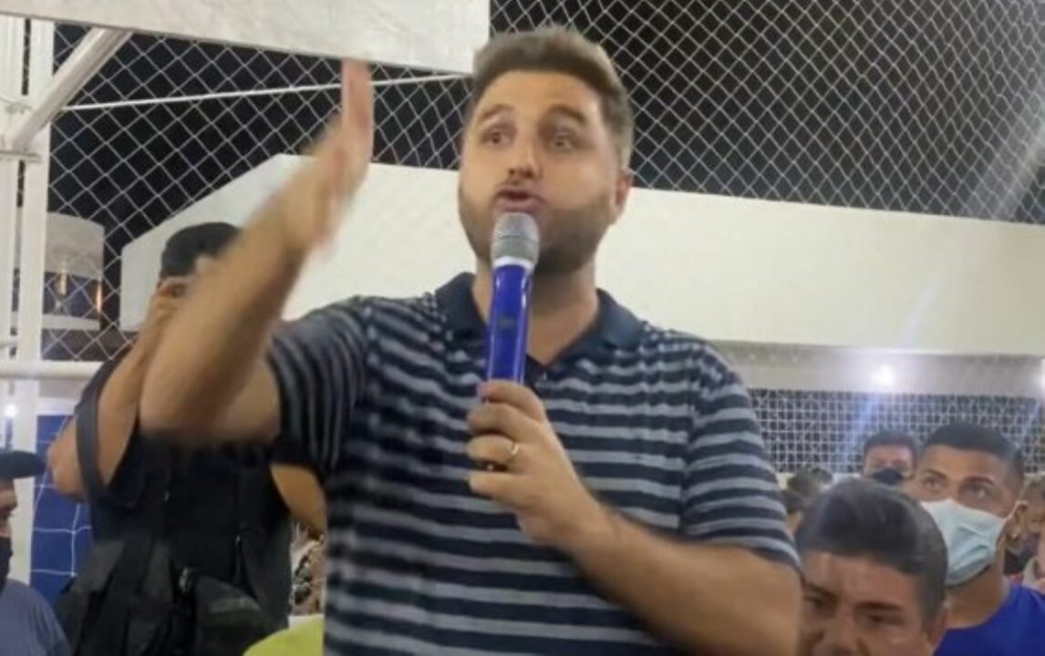 Filho de Garotinho critica o pai: “No dia das mulheres você expõe uma desse jeito?”