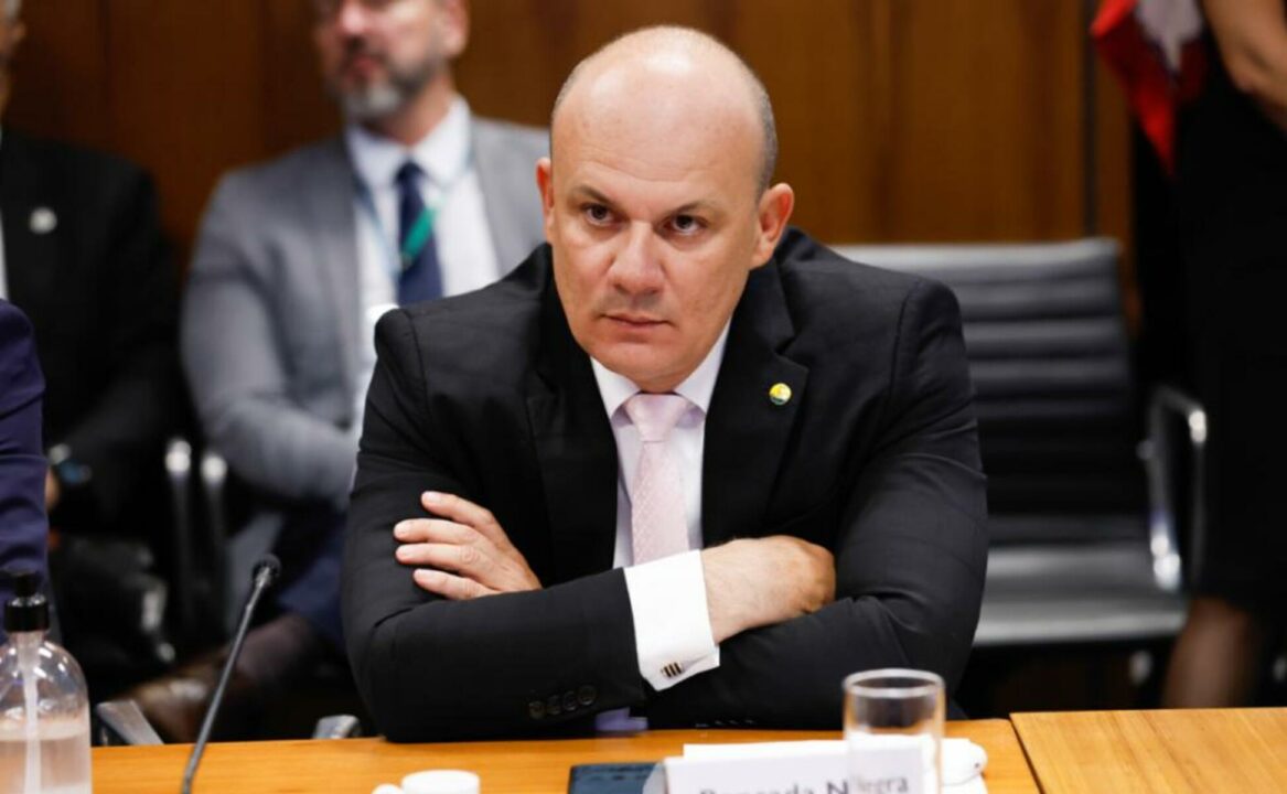 “Situação de Moraes fica insustentável”, diz líder da oposição