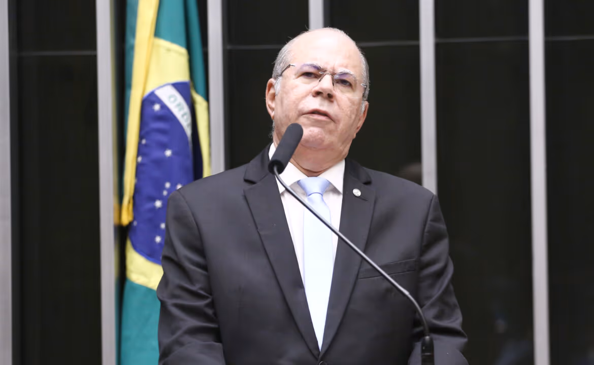 “Querem tirar o governador na marra”