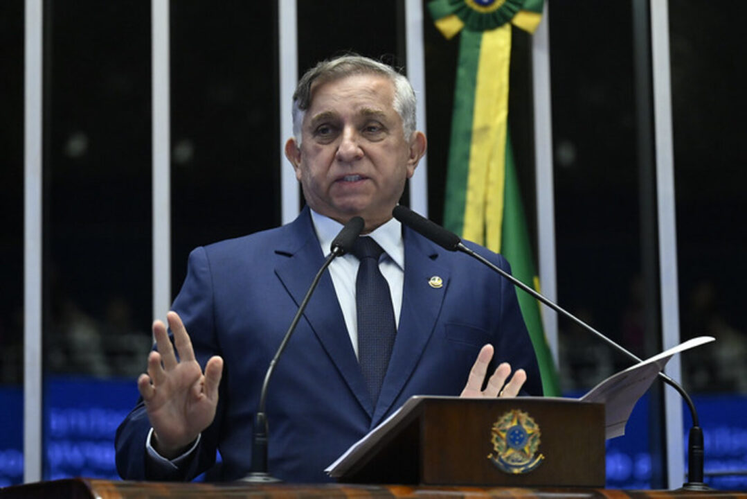 “Quem tem que definir carga horária de trabalho é o trabalhador”, diz Izalci