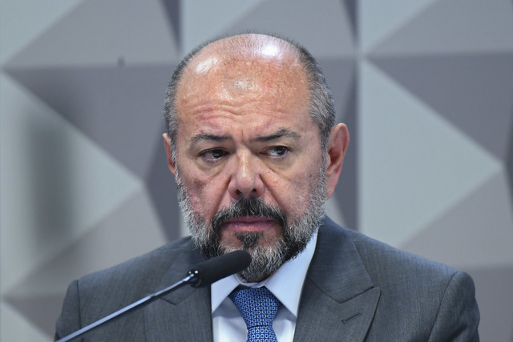 Ex-ministro de Bolsonaro atuou como “facilitador” de rede criminosa, diz CPMI