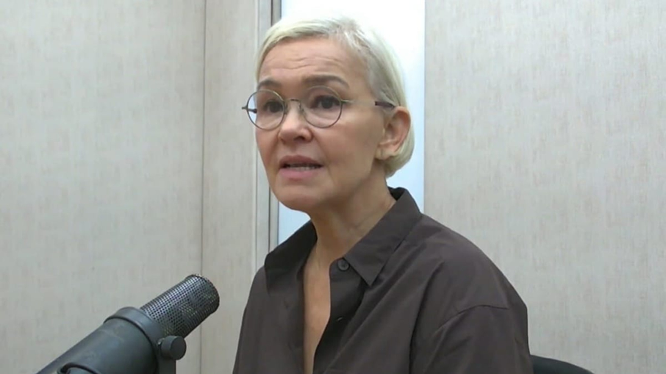 Musa dos anos 1980, Julia Lemmertz diz que sente morte se aproximar