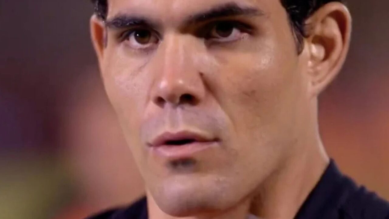 Globo acerta volta de Juliano Cazarré para Avenida Brasil 2