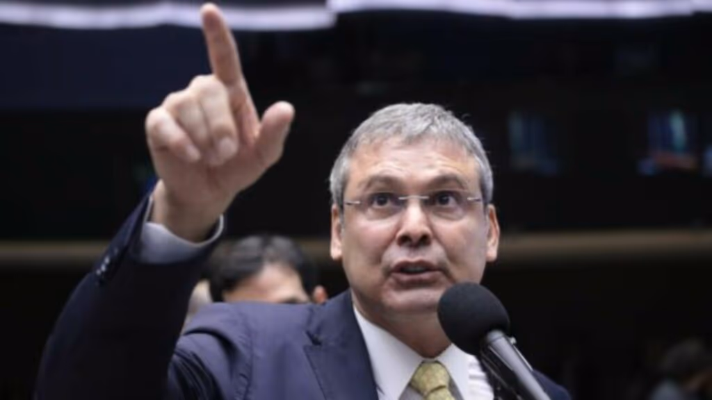 Lindbergh Farias pede que Campos Neto seja investigado