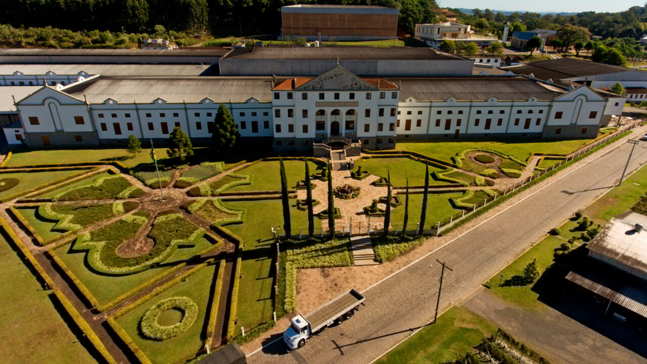 A “Toscana Brasileira” não precisa de passaporte: cidade premiada mundialmente imersa em vales onde o vinho e a culinária italiana ditam o ritmo de vida