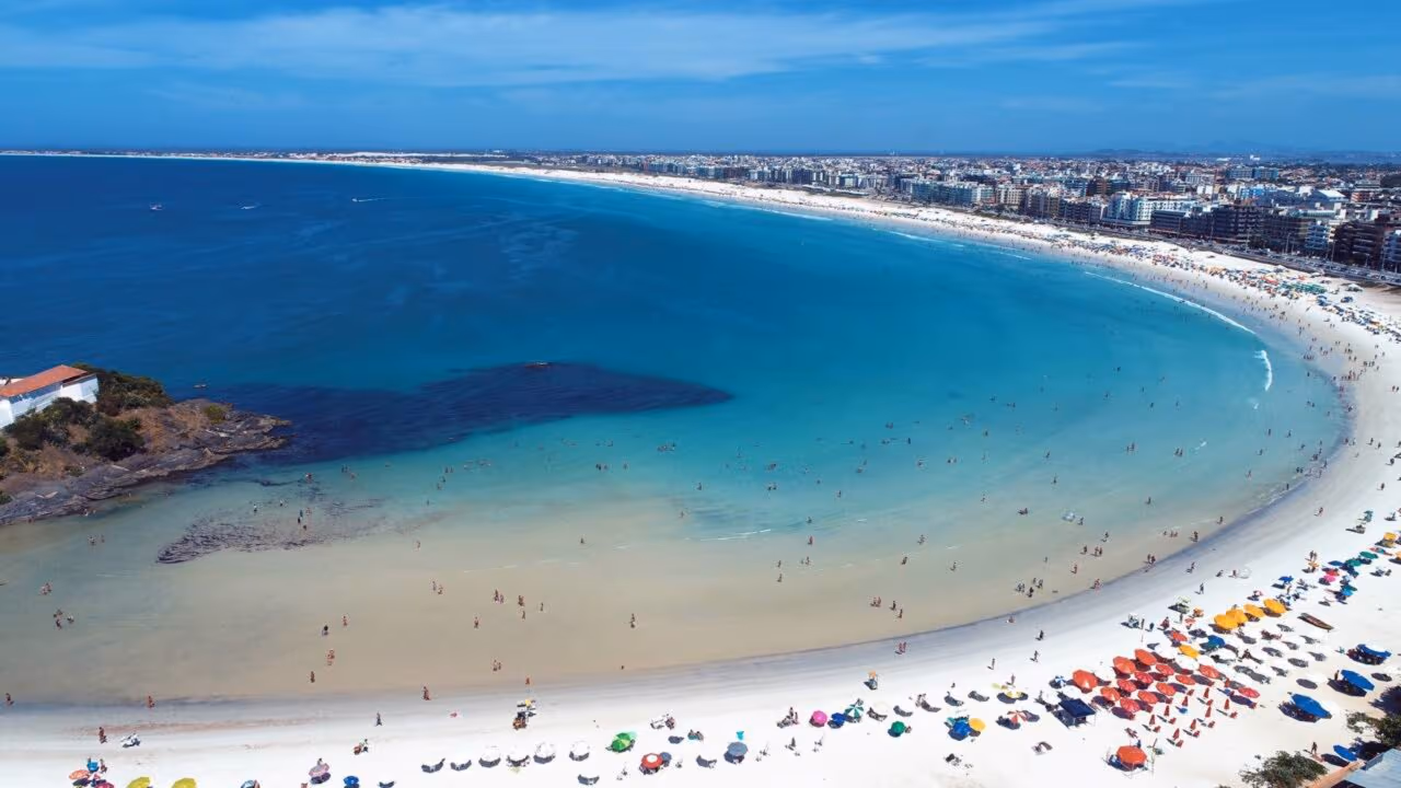 O paraíso do Rio que oferece areias brancas que não esquentam e águas transparentes do Caribe