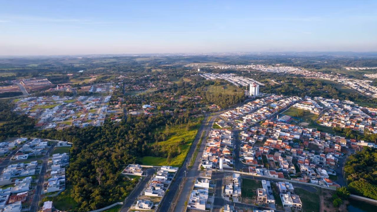 A 6ª melhor cidade do Brasil em qualidade de vida fica a 106 km de São Paulo e tem um parque linear de 15 km no coração