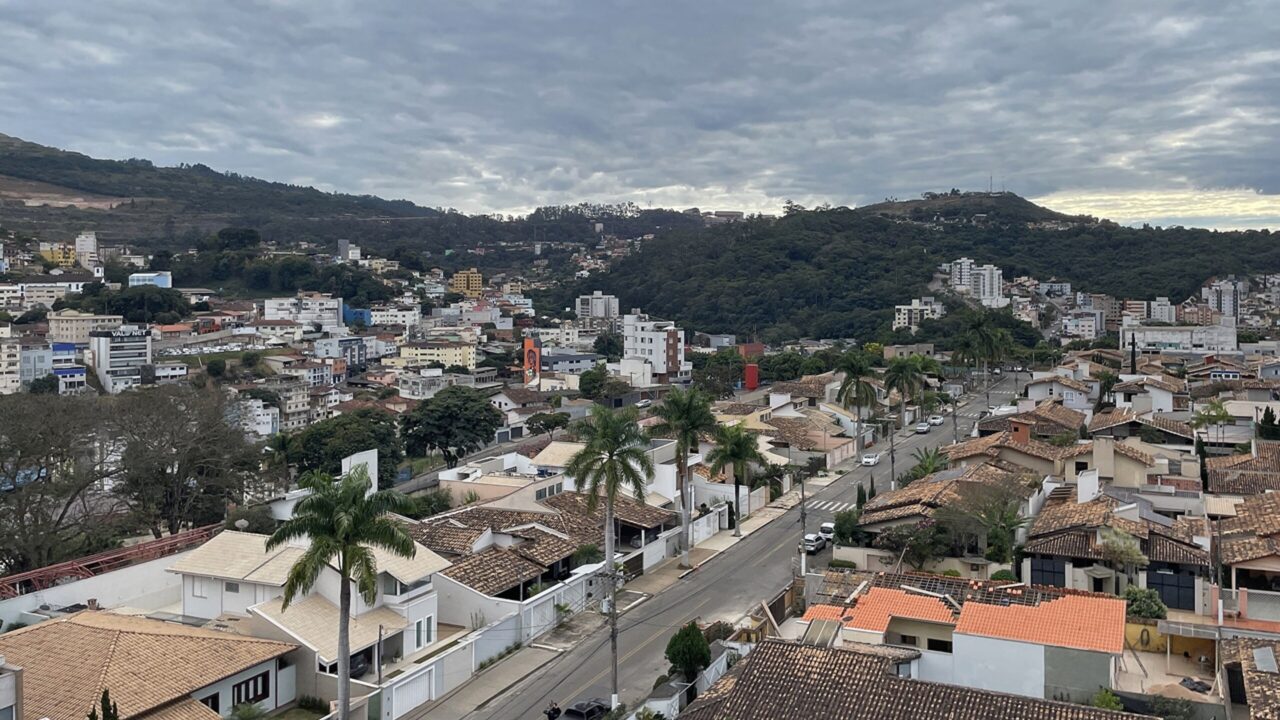Uma montanha inteira de 1.385 metros desapareceu: a cidade mineira a 2 horas de Belo Horizonte onde a paisagem valia menos que os lucros e o maior poeta brasileiro nasceu