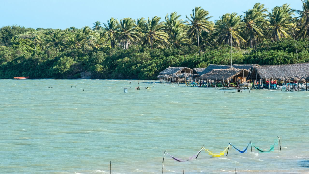 A vila de pescadores sem ruas asfaltadas que virou destino turístico internacional