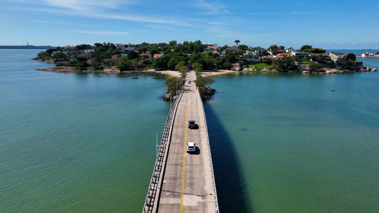 A cidade-ilha com a 2ª melhor qualidade de vida entre as capitais do Brasil tem praias urbanas e moqueca premiada