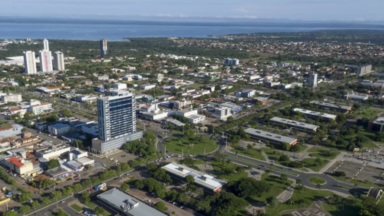 Eleita a 7ª melhor capital do Brasil em qualidade de vida: a única capital do país planejada após a Constituição tem 571 mil m² na maior praça da América Latina