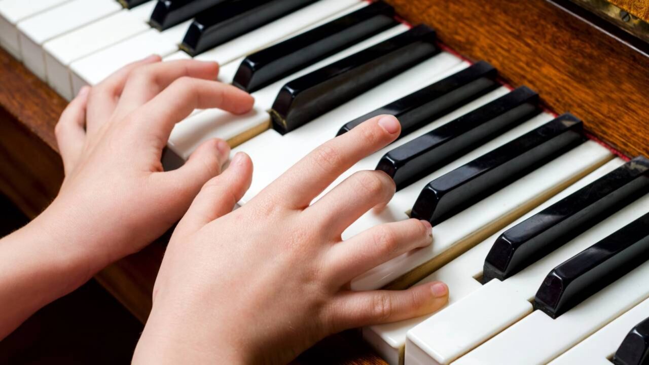 Especialista está detonando o mito do presente perfeito e salvando músicos de sucatas disfarçadas