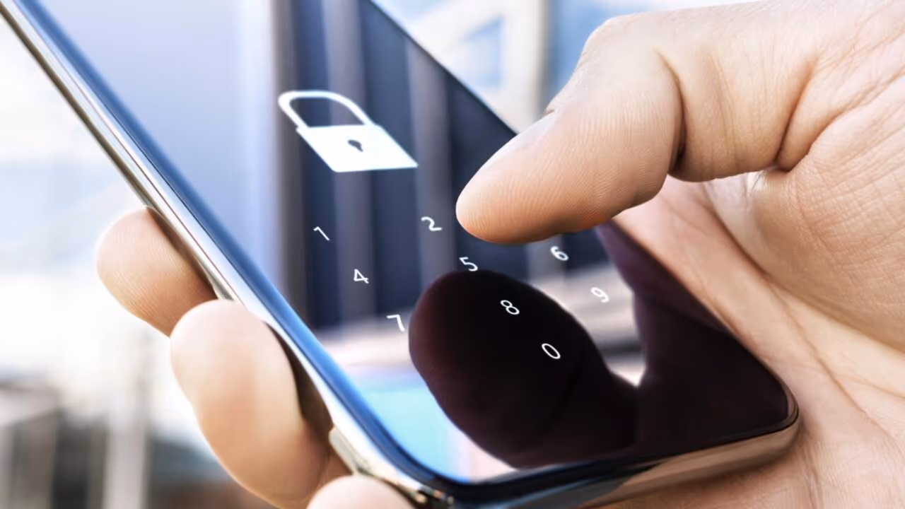 Funções do celular que invadem a privacidade e que muita gente esquece de desativar
