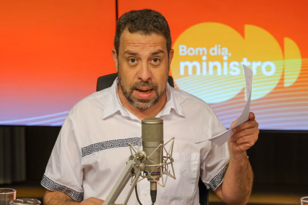 Crusoé: Boulos prega luta de classes no Uber