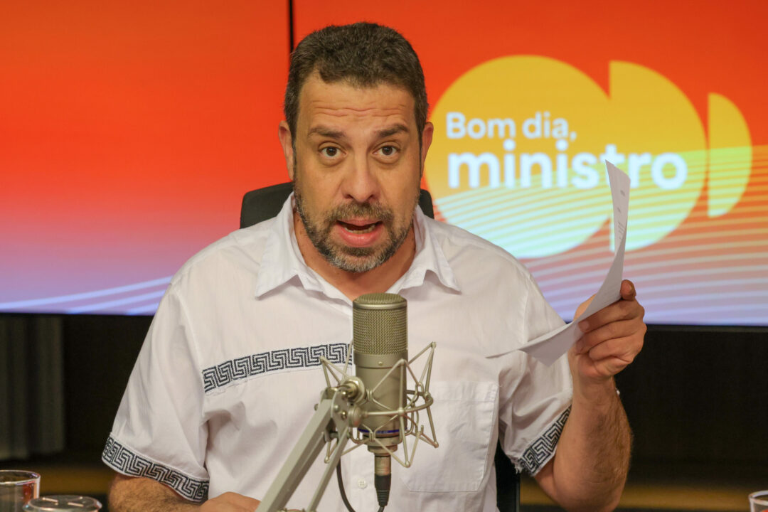 Crusoé: Boulos prega luta de classes no Uber