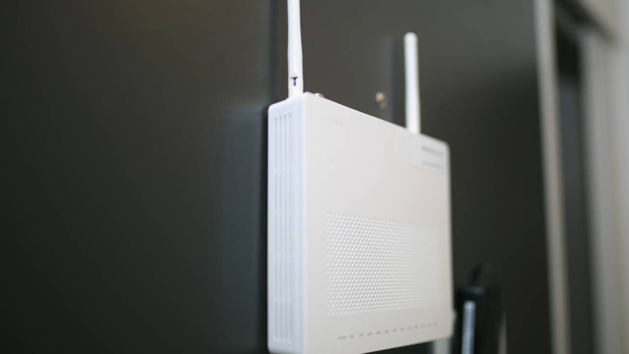 Esse acessório barato melhora o sinal do Wi-Fi em toda a casa e pouca gente conhece