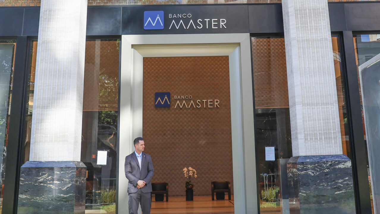 O Banco Master é de esquerda ou direita?