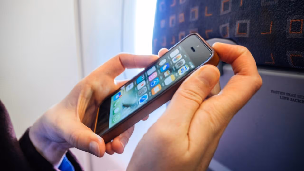 Celular desligando sozinho? Veja o que pode estar causando isso e como resolver de forma simples