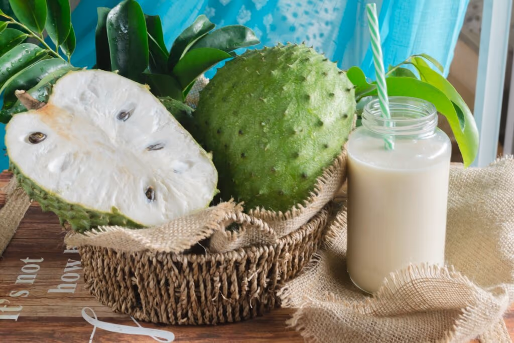 Graviola: 7 benefícios da fruta para a saúde e dicas de consumo