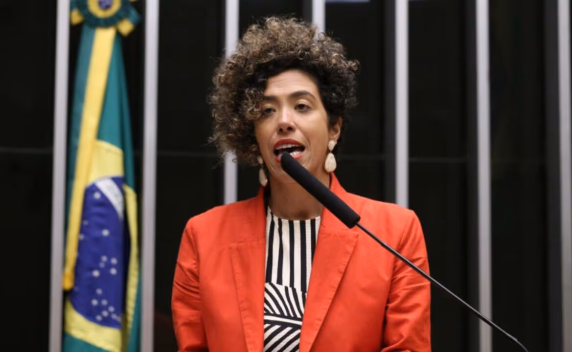 Deputada do Psol aciona PF após sofrer ameaças de morte
