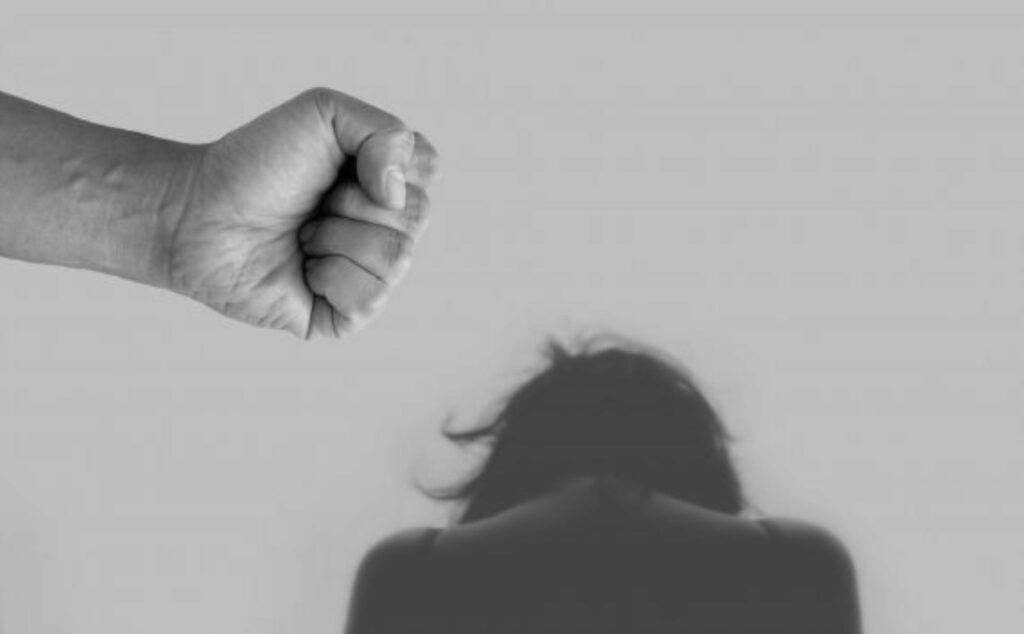 Governo lança operação para prender agressores de mulheres