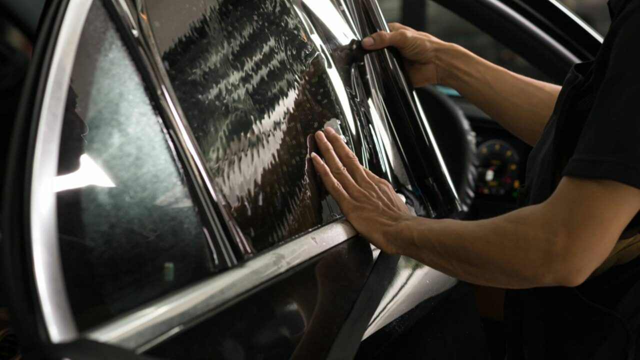 Motoristas que escurecem os vidros do carro certamente sabem dessa regra