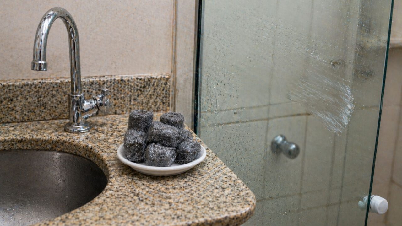 Dicas e truques com Bombril que toda dona de casa precisa saber para resolver tarefas difíceis com mais facilidade