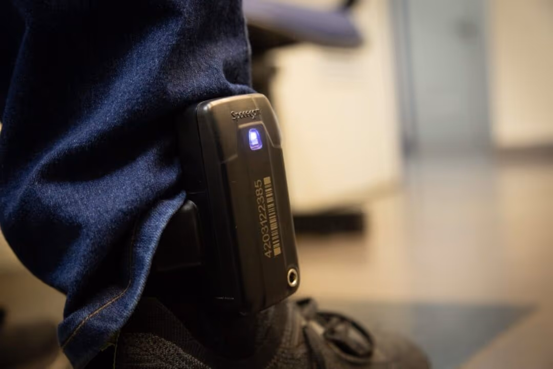 SP amplia uso de tornozeleira eletrônica para agressores de mulheres