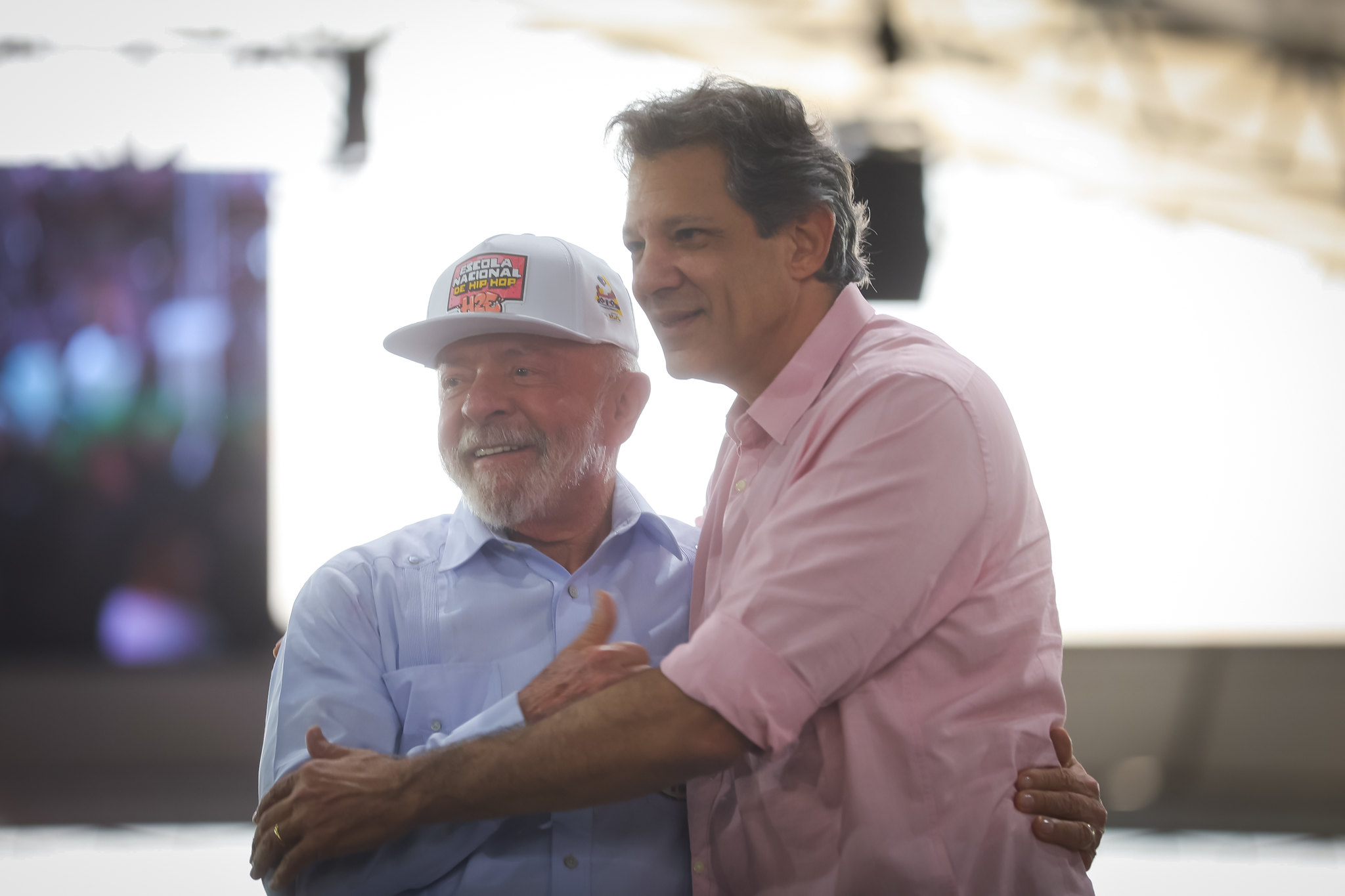 Haddad reduz diferença para Tarcísio no 2º turno, indica Paraná Pesquisas