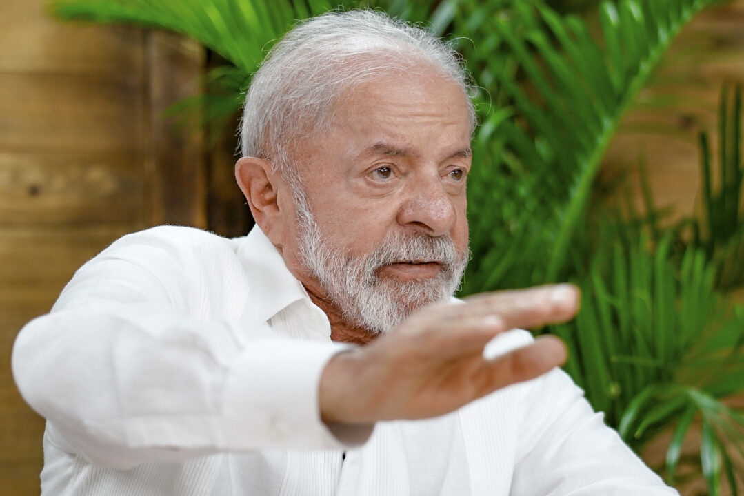 Crusoé: Lula reduz diferença para Flávio no 2º turno, indica Apex/Futura