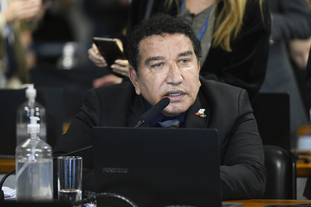 Magno Malta promete renunciar se houver prova de agressão em hospital