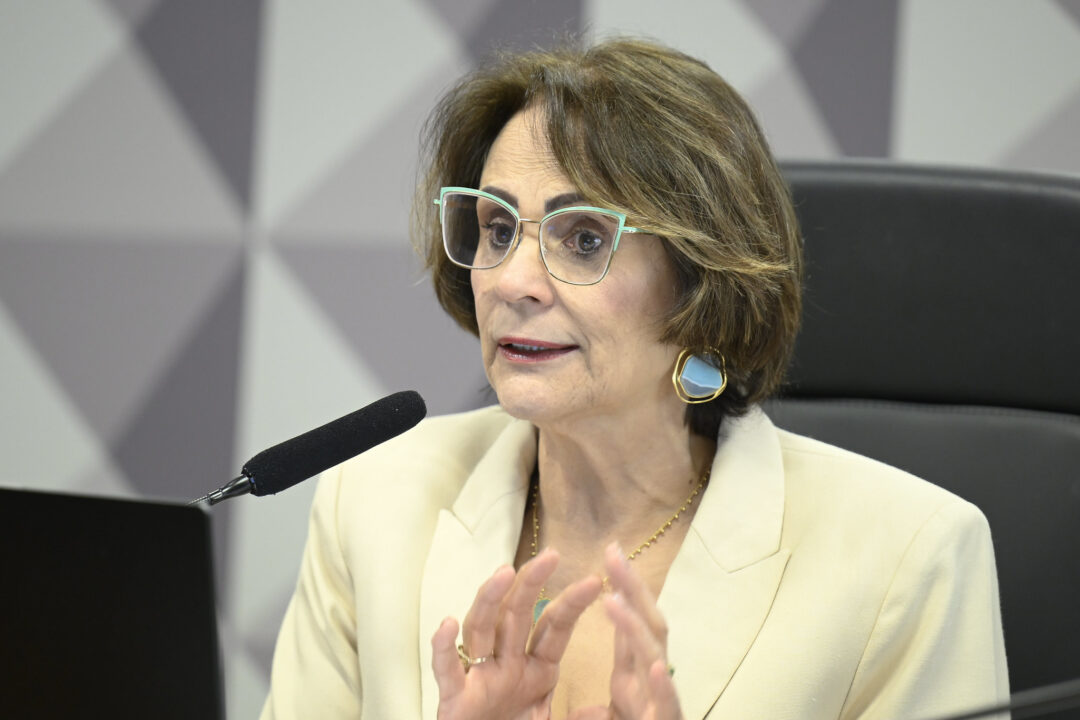 Damares pede reunião com Fachin sobre condenação de pais por “homeschooling”