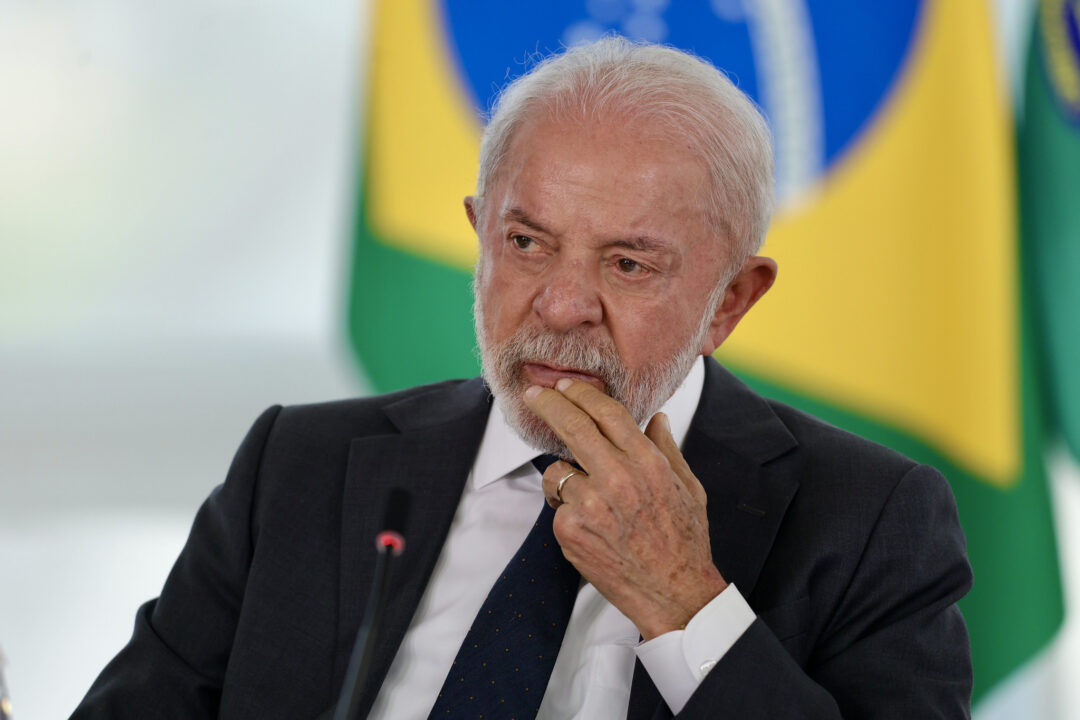 Lula empata com Flávio, Zema e Caiado em 2º turno, diz Datafolha