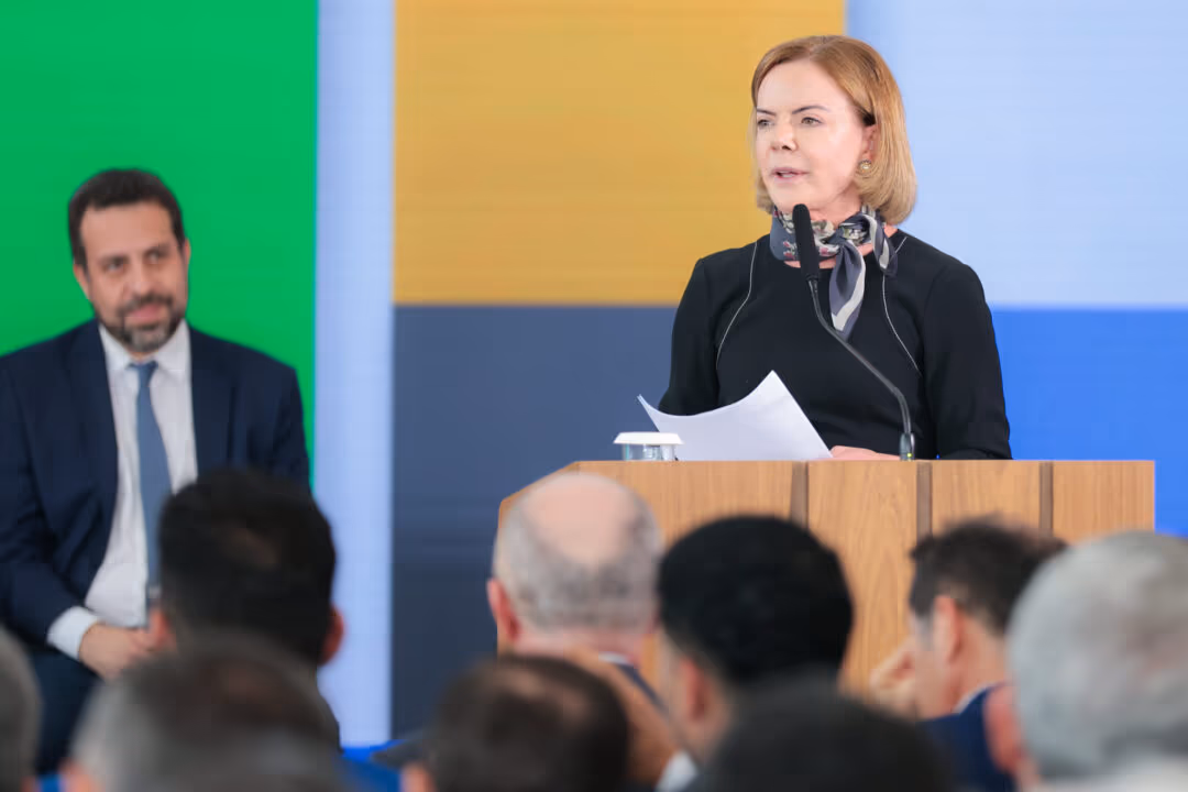 Gleisi critica Alcolumbre após derrotas do governo no Congresso