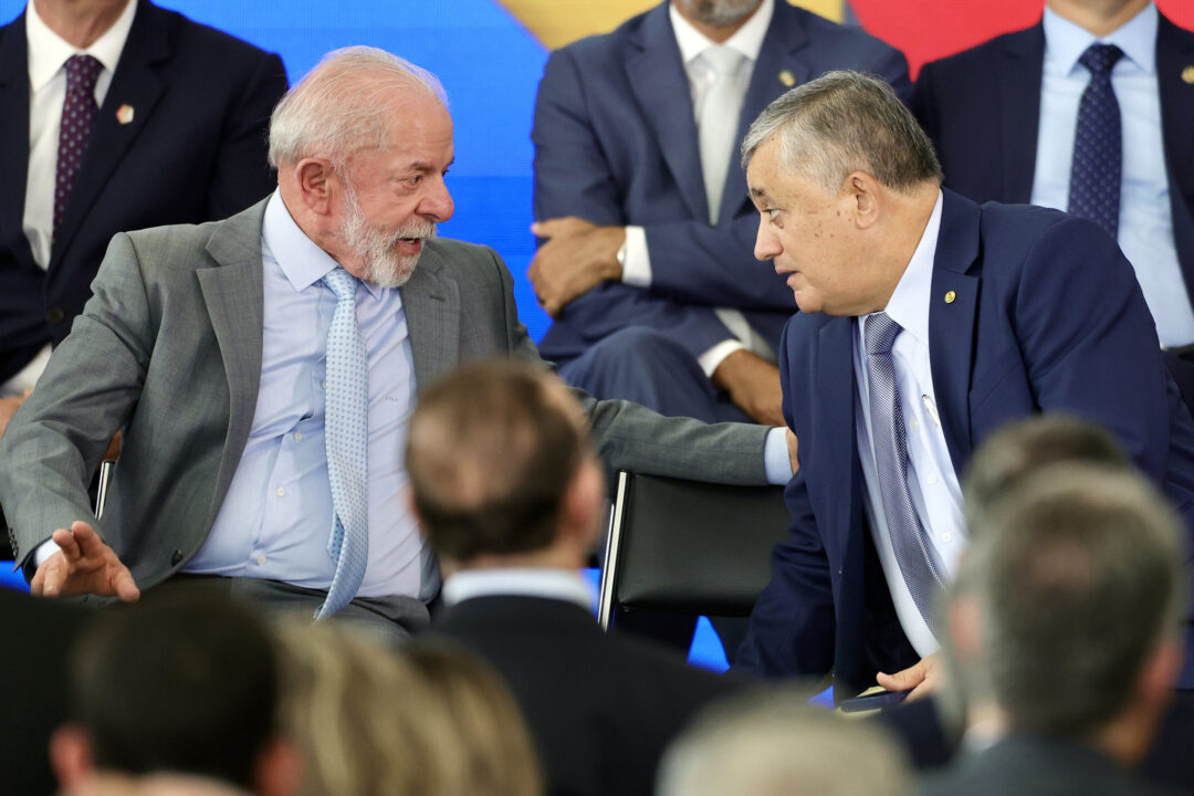 Centrão pode integrar governo Lula, mas terá de dar apoio integral, diz Guimarães