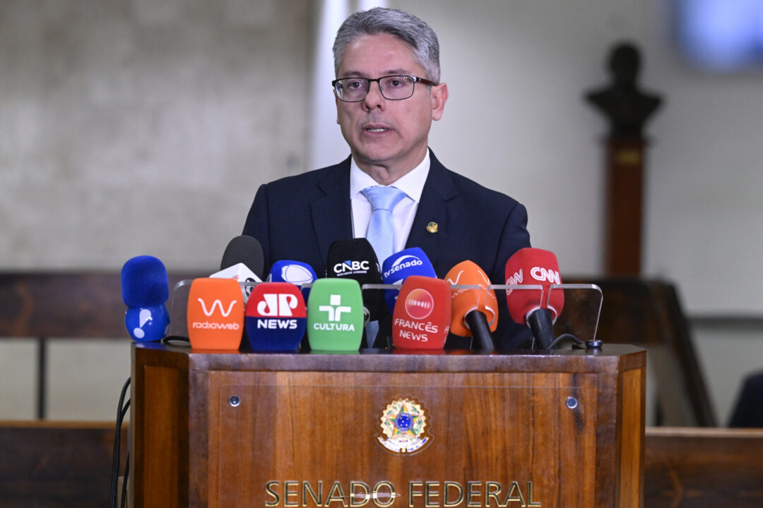 Vieira sai em defesa de Zema contra Gilmar
