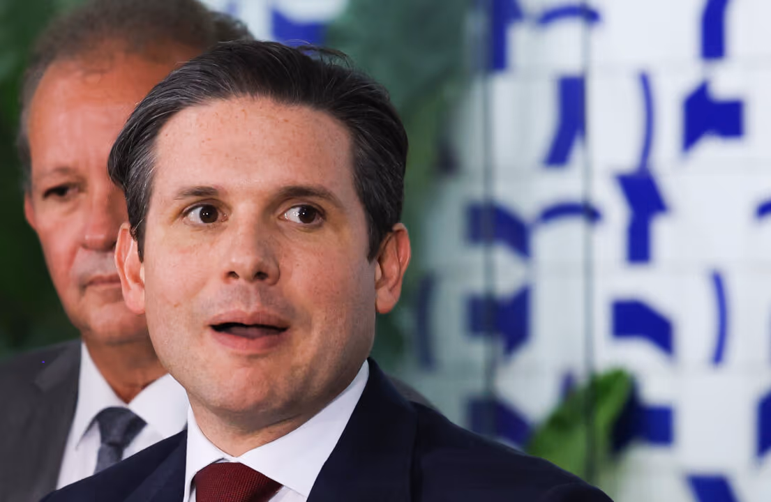 PF investiga auditor por liberar bagagens sem fiscalização em voo com Motta