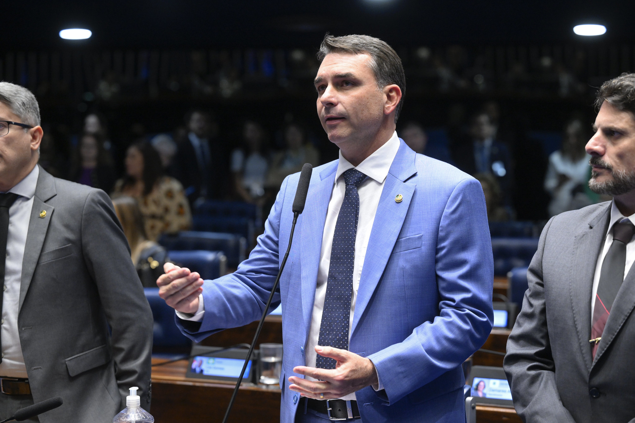 Flávio Bolsonaro acusa cúpula da PF de agir como “gestapo”