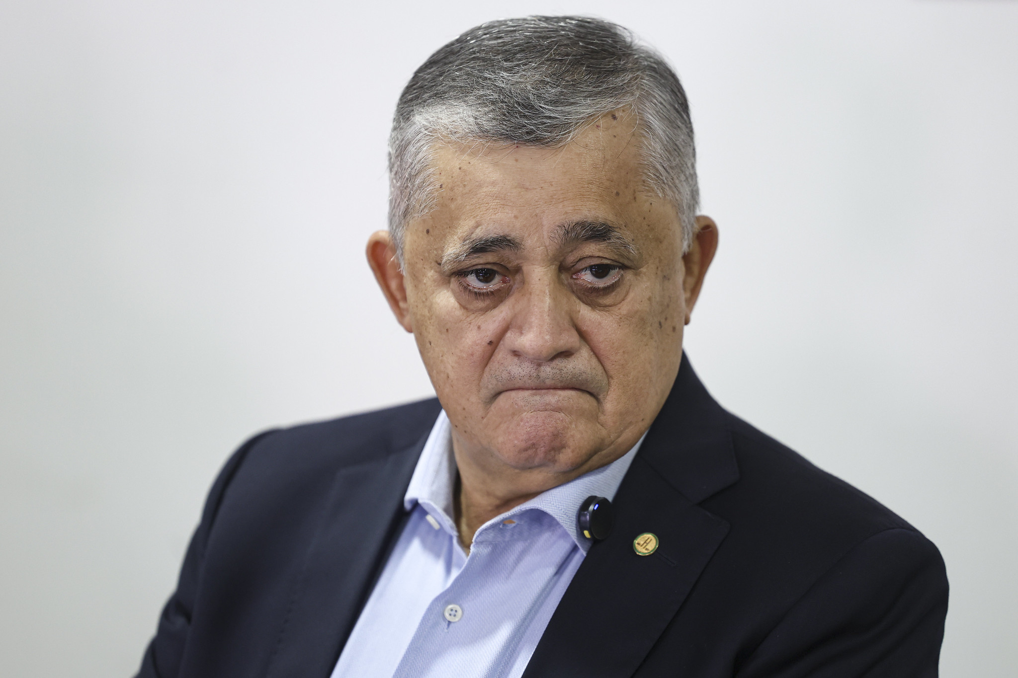 Alcolumbre quer recompor relação com Lula, diz José Guimarães