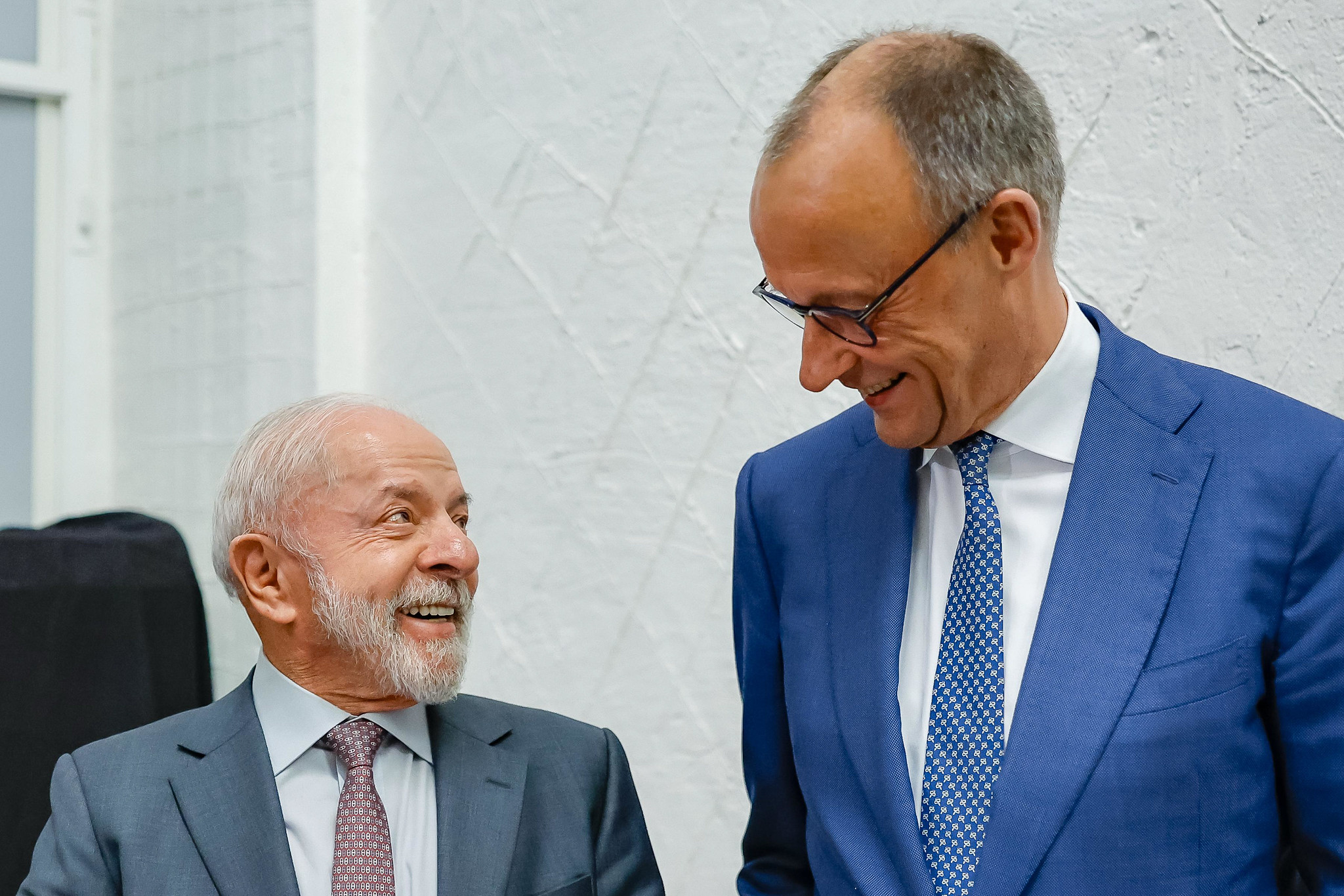 Lula e Merz defendem diplomacia e rejeitam uso da força em conflitos globais