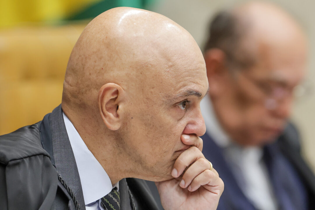 AGU pede à Justiça dos EUA extinção de ação contra Moraes