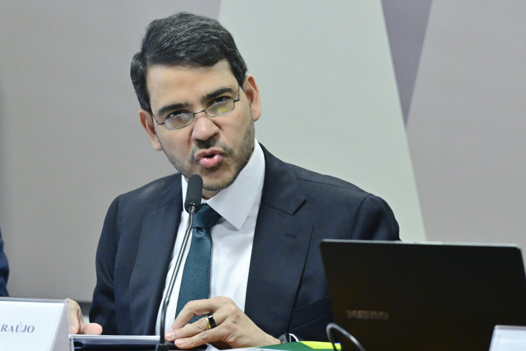 CCJ do Senado aprova indicação de Jorge Messias para o STF
