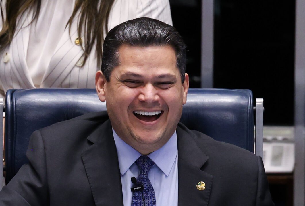 Alcolumbre previu derrota de Messias antes do resultado: “Vai perder por oito”