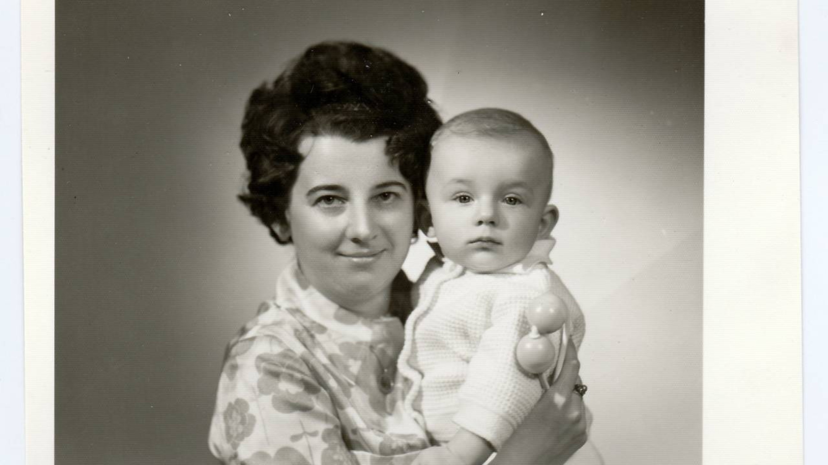 A psicologia diz que as pessoas que nasceram nos anos 60 e 70 não se tornaram duras de propósito, mas porque foram formadas em um lugar onde não receberam atenção