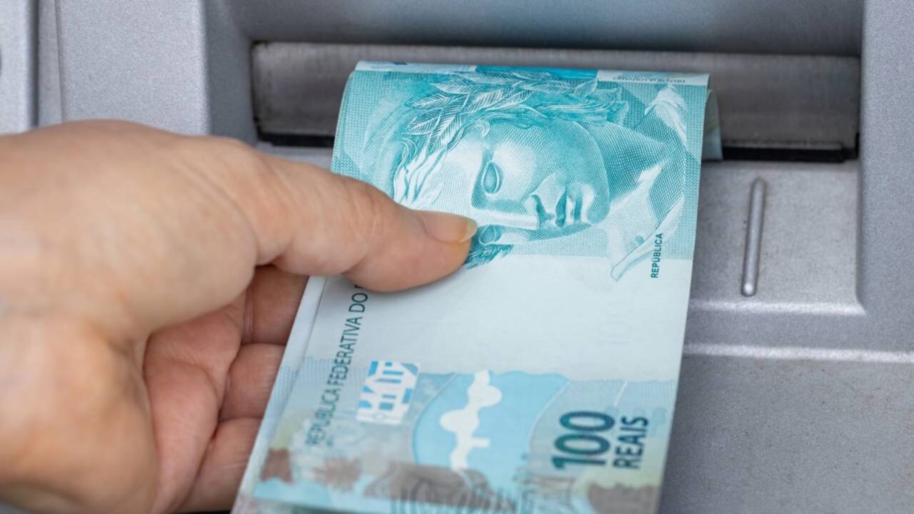 Valores esquecidos no banco por brasileiros chegam a R$ 10,55 bilhões e 47 milhões de pessoas ainda podem receber