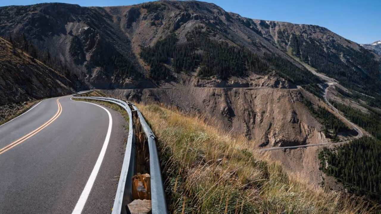 Essa rodovia de 109 quilômetros é considerada a estrada mais bonita da América