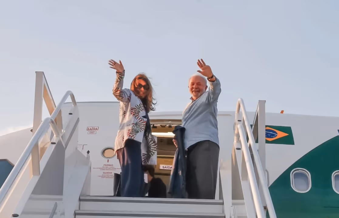 Janja amplia agenda internacional e já supera Lula em dias fora do país