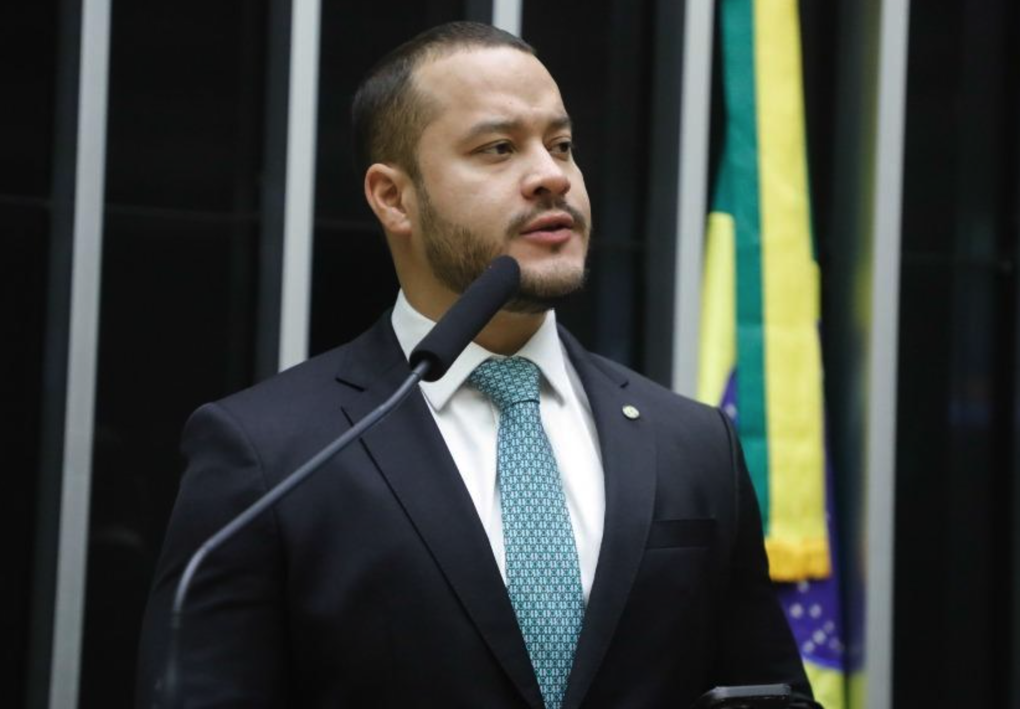 Moraes manda investigar deputado Adail Filho por suspeita de corrupção