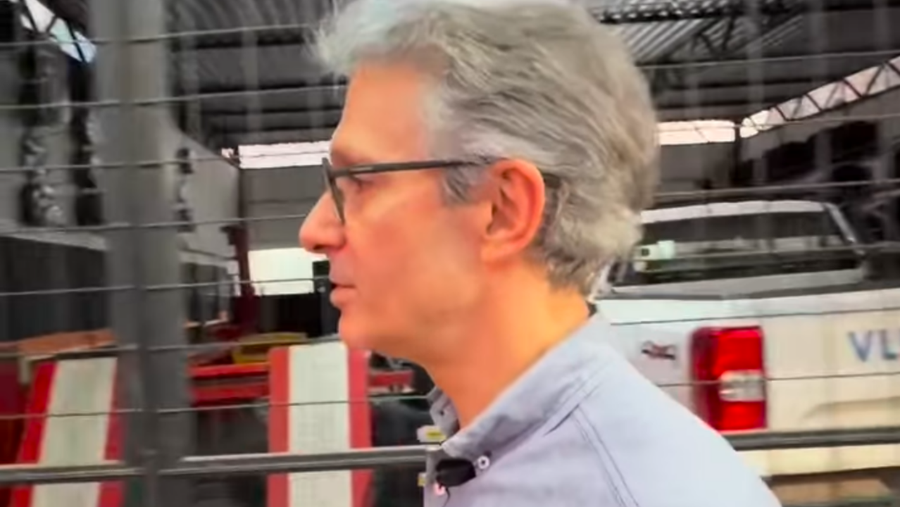 Zema ironiza críticas da esquerda com meme sobre trabalho juvenil