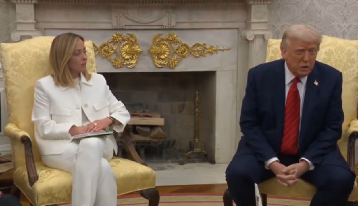 Giorgia Meloni defende papa Leão e repudia falas de Trump